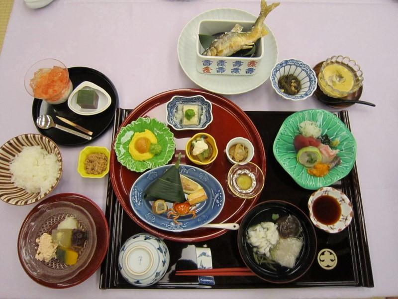 Hotel Futsukaichi Hot Spring - Daimaru Besso Chikushino Restaurante foto